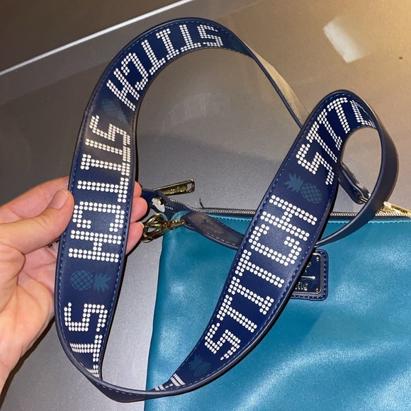 Loungefly rare LILO & stitch Elviscrossbody NwOT damage at left corner blue teal - Picture 5 of 9